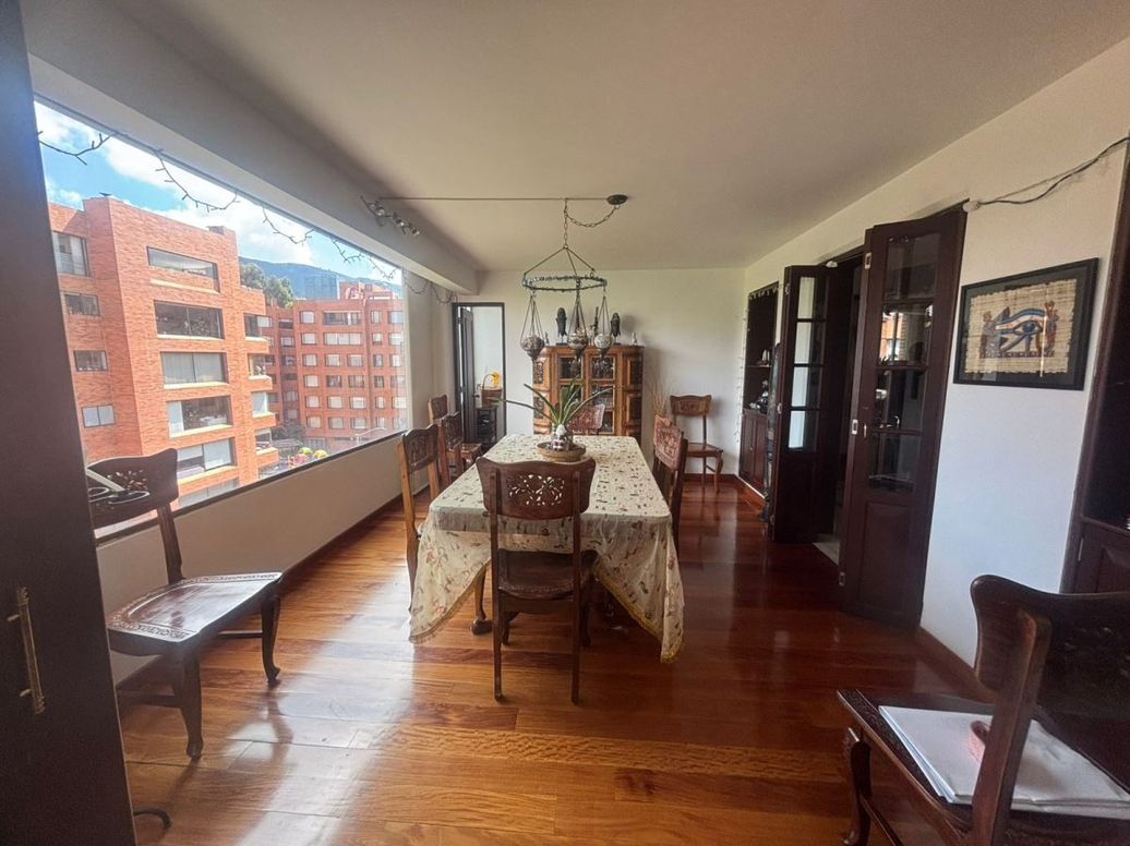 Apartamento de 4 alcobas en venta en Santa Barbara Central, Bogotá, 352 m² · foto 8 de 20