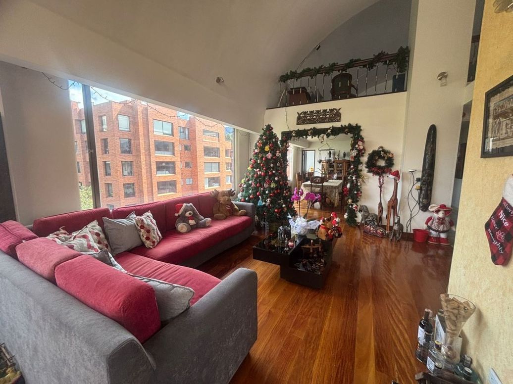 Apartamento de 4 alcobas en venta en Santa Barbara Central, Bogotá, 352 m² · foto 4 de 20