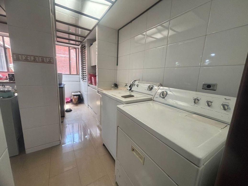 Apartamento de 4 alcobas en venta en Santa Barbara Central, Bogotá, 352 m² · foto 20 de 20