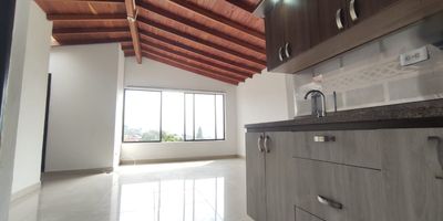 Apartamento para venta en Campo Valdés, con muy buena ubicación cerca a tiendas D1, a iglesia, parque, placa polideportiva, tiendas, supermercados y al jardín botánico. El apartamento está ubicado en un piso 3, es tipo interno con buena vista e iluminación, cuenta con un área de 73 m3 aproximados y consta de 3 alcobas con closet, 2 baños, salón comedor, ventanal, cocina semi integral con red de gas, zona de ropas y piso en cerámica. Se aceptan propuestas.  