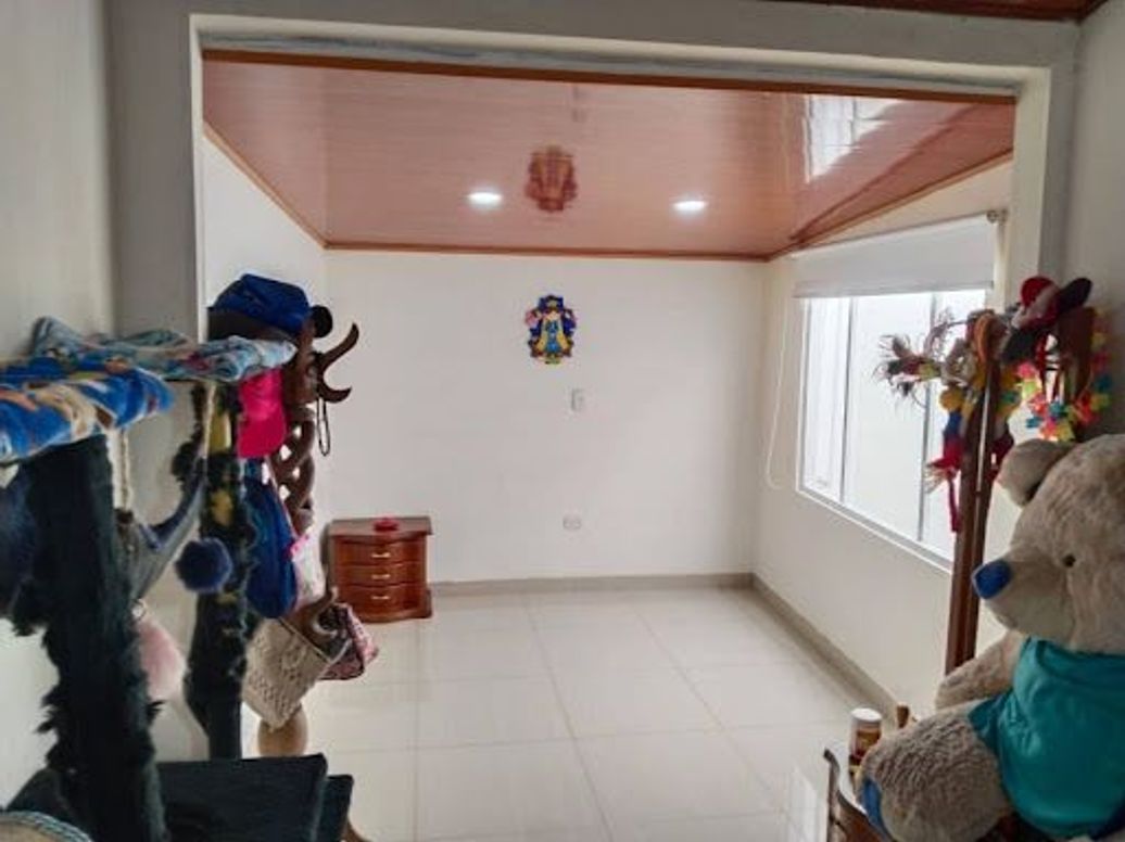 Casa de 4 alcobas en venta en Villas De Granada, Bogotá, 126 m² · foto 14 de 17