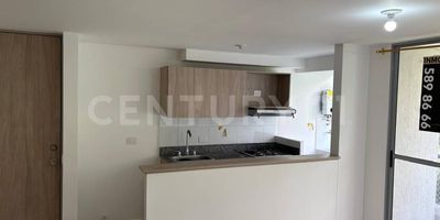 Renta Apartamento en Envigado sector La Cuenca, con un área de 66mts2 Distribuidos en 3 habitaciones, 2 closet, 1 Vestier, 2 baños cabinados en vidrio templado, salón comedor con balcón, cocina integral abierta con mesón en cuarzo, red de gas natural, zona de ropas, piso en cerámica, 1 parqueadero privado, 1 cuarto útil.  Unidad cerrada con vigilancia 24 horas, circuito cerrado de tv, shut de basuras, piscina, ascensor, parqueadero de visitantes, salón social, zona de juegos infantiles. Excelente sector ubicado cerca a la clínica de la Policía, cerca de la Av. El Poblado y la Av. Las Vegas, cerca de iglesias, supermercados, Centros Médicos. Gimnasios, droguerías, Unidad deportiva del Dorado, excelentes vías de acceso y buen servicio de transporte público. ¡¡Contáctame y ven a conocer el lugar donde empieza tu nueva historia de vida!! Calidad de vida asegurada