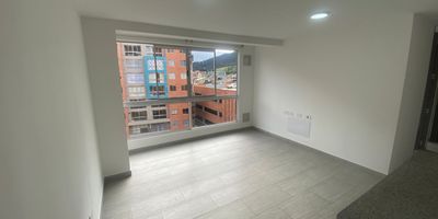 Apartamento en arriendo – Conjunto Residencial Botanika, 7° piso

Se arrienda acogedor apartamento de 49 m², ubicado en el séptimo piso del exclusivo Conjunto Residencial Botanika, un conjunto tipo club house que ofrece confort, seguridad y excelentes zonas sociales.

El apartamento cuenta con:

3 habitaciones con buena iluminación.

2 baños en perfecto estado.

Cocina integral moderna.

Sala-comedor con agradable vista y ventilación.

El conjunto ofrece completas zonas sociales tipo club house, ideales para disfrutar en familia: áreas recreativas, zona infantil, espacios deportivos, zonas verdes y seguridad privada 24/7.

Una excelente opción para quienes buscan comodidad, buena ubicación y un ambiente tranquilo.