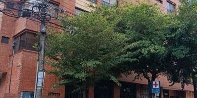 San Fernando, 68 m2, distribuidos en un amplio espacio y 2 baños, cocineta, zona de aseo, este inmueble es ideal para oficinas administrativas y consultorios, ubicación estratégica te permite acceder fácilmente a servicios y transporte público, cercano al parque del perro, a pocas cuadras de la calle 5, el hospital departamental, sectorcomercial, Contactanos 3162220503