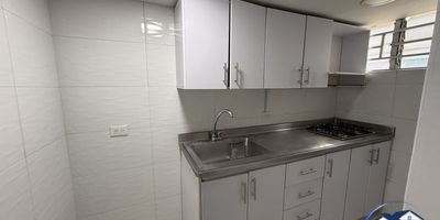 APARTAMENTO EN ARRIENDO EN LAS FLORES UNIDAD CERRADA DE DOS ALCOBAS .