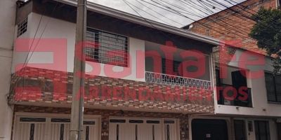 LA PROPIEDAD CUENTA CON RED DE GAS, 1 NIVEL, 1 BALCON, SALA COMEDOR,  1 CLOSET, COCINA INTEGRAL, ESTUFA GAS, ALACENAS, EXTRACTOR, PISO EN PORCELANATO, CALENTADOR A GAS, BAÑO CABINADO EN ACRÍLICO + LAVAMANOS EMPOTRADO EN MADERA + GABINETES + ESPEJOS, PERSIANAS, ILUCIÓN LEDS. 
INMUEBLE SUJETO A VERIFICACIÓN DE DISPONIBILIDAD.