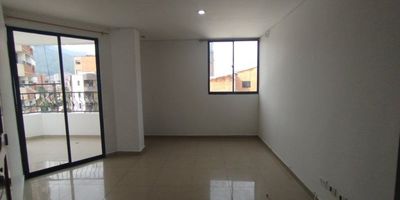 ¡Tu nuevo hogar te está esperando!Se vende hermoso apartamento con una excelente distribución y espacios pensados para tu comodidad. Cuenta con 3 alcobas, 2 baños, amplia sala comedor, balcón con agradable vista, cocina funcional, zona de ropas con calentador y garaje para tu total tranquilidad.Un lugar ideal para vivir en familia, con iluminación natural, ventilación perfecta y un entorno tranquilo. ¡No pierdas la oportunidad de conocerlo y enamorarte! Contáctanos para más información. Asesor Juan Rios 3206762589