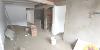 Código: 5900. 4° Piso en edificacion de 4 pisos. Acceso al inmueble: Directo a la vía y escalas. Inmueble lo están terminando.