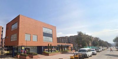 Hermoso apartamento de 43metros cuadrados ubicado en el barrio osorio Ciudad Tintal , en un primer piso. Consta de dos habitaciones, un baño, sala-comedor, cocina y zona de ropas. El conjunto se encuentra en una zona tranquila, con excelente acceso a transporte público, cerca al centro comercial ciudad tintal, colegio codema y rodeado de amplias zonas verdes que brindan un ambiente agradable y familiar. cualquier información adicional contáctenos al número 3143689699 o al correo electrónico paula.belloinmobiliariabogota.com el equipo de inmobiliaria Bogotá está comprometido a brindar una experiencia de vida excepcional para nuestros clientes desde el momento que se unen a nuestra comunidad.