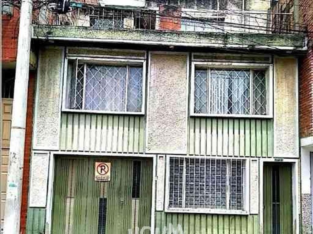 Casa de 7 alcobas en venta en La Granja, Bogotá, 286 m² · foto 7 de 9