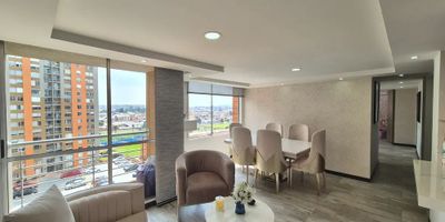 Para mayor información escribanos vía WhatsApp y uno de nuestros agentes inmobiliarios te atenderá. Hermoso apartamento totalmente remodelado y con excelente iluminación.
Cuenta con 3 alcobas, 2 baños, estudio, star o zona de tv, sala comedor con balcón y chimenea a gas, cocina semiabierta, zona de lavandería, 1 garaje descubierto.
El conjunto ofrece gimnasio, cancha múltiple, salón comunal y zona de BBQ.
