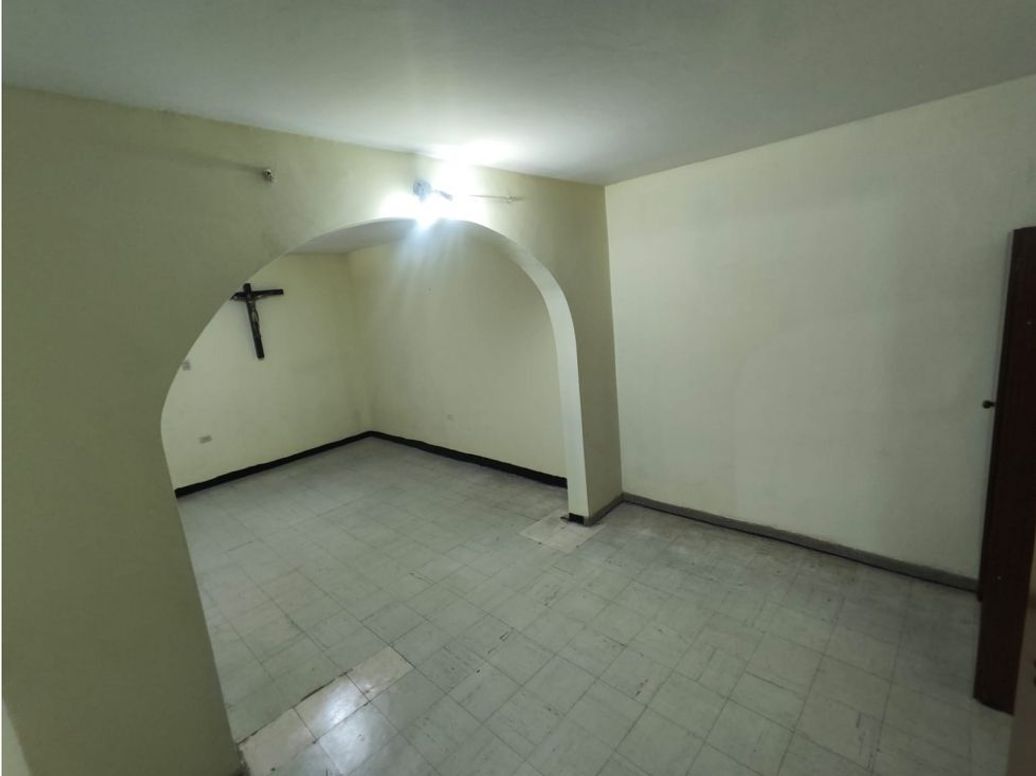 Casa de 7 alcobas en arriendo en Olaya, Bogotá, 377 m² · foto 4 de 20