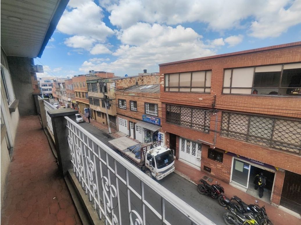 Casa de 7 alcobas en arriendo en Olaya, Bogotá, 377 m² · foto 6 de 20
