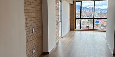 ¡Arrienda este espectacular apartamento exterior para estrenar en Chapinero!

Ubicado en el piso 18, con vista amplia a la ciudad, 35 m² muy bien distribuidos: 2 espacios (habitación + estudio o segunda habitación pequeña), baño moderno, cocina abierta y zona para lavadora-secadora.

El edificio ofrece amenidades únicas: coworking, gimnasio, sauna, spa, turco, lavandería comunal, salón de juegos, zona de picnic, yoga, terraza con BBQ, muro de escalar, pista para trotar, huerta de aromáticas, sala infantil, zona de mascotas, 2 ascensores y parqueaderos de visitantes.

En el sector encontrarás restaurantes, supermercados, comercios y parques a pocos pasos.
Canon: $1.600.000 (incluye administración).
Perfecto para vivir con comodidad, estilo y todo cerca. ¡Listo para estrenar!