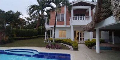 Se vende hermosa finca bien ubicada en san geronimo finca turistica para conpartir con amigos y familia , buen precio, se vende a puerta cerrada  .

"Su calidad de vida es nuestra razon de ser "
