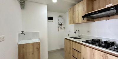 Acogedor apartamento en venta en el Edificio Mirador de Pilarica, ubicado en el sector Pilarica, Medellín, una zona residencial tranquila, cercana a universidades, transporte y comercios.

Con 38 m², este inmueble ofrece una distribución eficiente con dos habitaciones, dos baños y una excelente iluminación natural. El edificio cuenta con portería 24 horas y bajos costos de administración, ideal para vivienda propia o inversión.

El apartamento tiene un valor de $230.000.000, negociables, es estrato 3, construido en 2018 y con una administración mensual de $170.000.

Una opción perfecta para quienes buscan practicidad, buena ubicación y un precio accesible en una zona de alta demanda. ¿Quieres una versión corta para redes sociales?