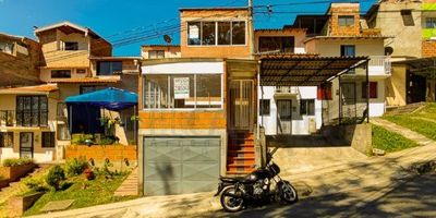 1 de los baños es social.