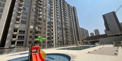 Espectacular apartamento en arrienda, con excelentes acabados, cuenta con 2 Alcobas, 1 Baños, Sala Comedor amplia, cocina totalmente integral, cuenta con parqueaderos comunales, excelente sector al norte de la ciudad, cerca a la universidad del norte, universidad libre, universidad del atlántico, cerca a PriceSmart., centro comercial Buenavista.