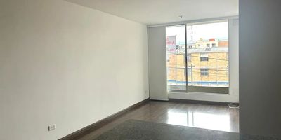 Para mayor información escribanos vía WhatsApp y uno de nuestros agentes inmobiliarios te atenderá. apartamento económico, moderno y con tan solo ocho años de construido.
Lo mejor cuenta con 2 ascensores y excelentes zonas sociales. Habitaciones 2, Baños 2, Sala comedor, Balcón, Zona de ropa independiente, Parqueadero asignado

