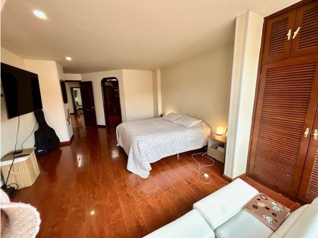 Apartamento de 2 alcobas en venta en Santa Barbara, Bogotá, 168 m² · foto 12 de 20
