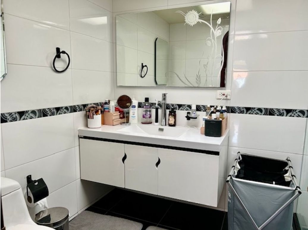 Apartamento de 2 alcobas en venta en Santa Barbara, Bogotá, 168 m² · foto 19 de 20