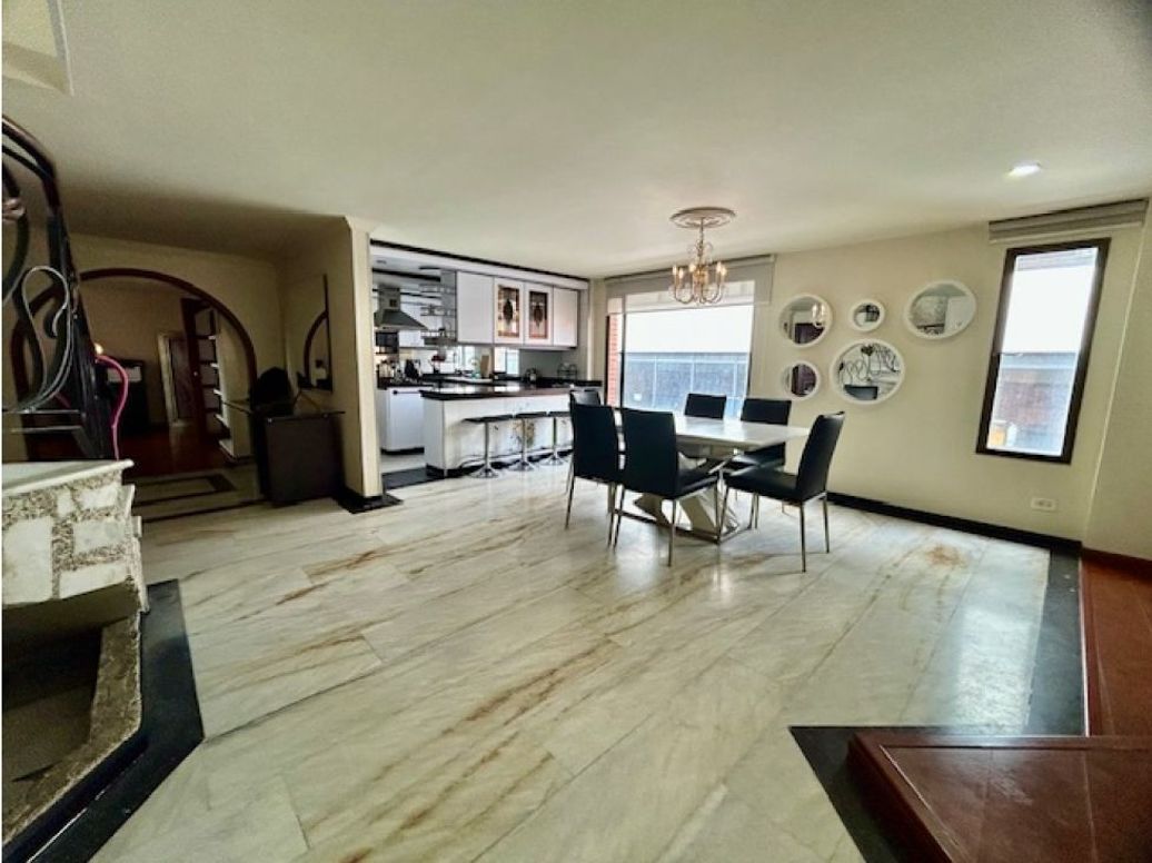 Apartamento de 2 alcobas en venta en Santa Barbara, Bogotá, 168 m² · foto 3 de 20