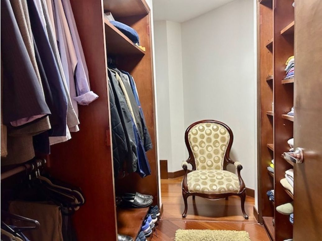 Apartamento de 3 alcobas en venta en Santa Barbara Occidental, Bogotá, 205 m² · foto 16 de 20