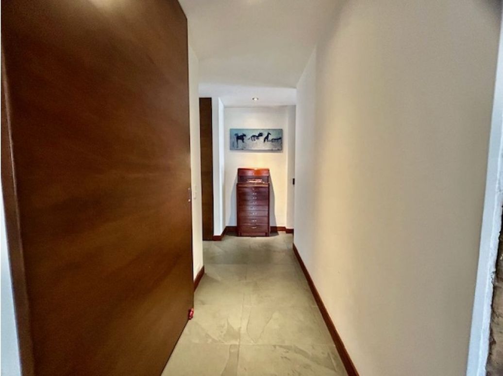 Apartamento de 3 alcobas en venta en Santa Barbara Occidental, Bogotá, 205 m² · foto 18 de 20