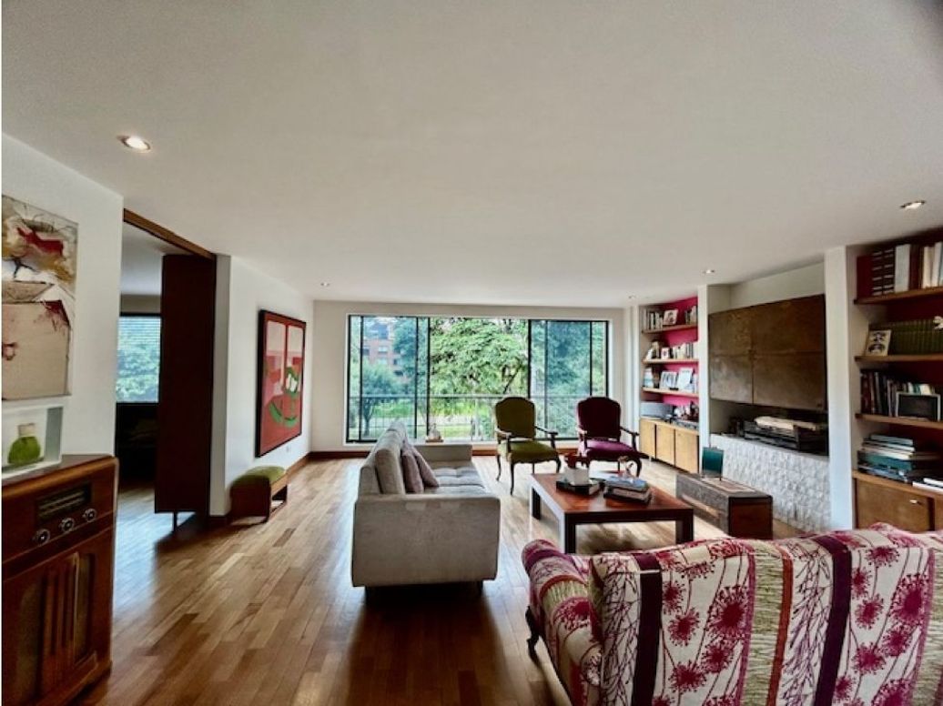 Apartamento de 3 alcobas en venta en Santa Barbara Occidental, Bogotá, 205 m² · foto 4 de 20
