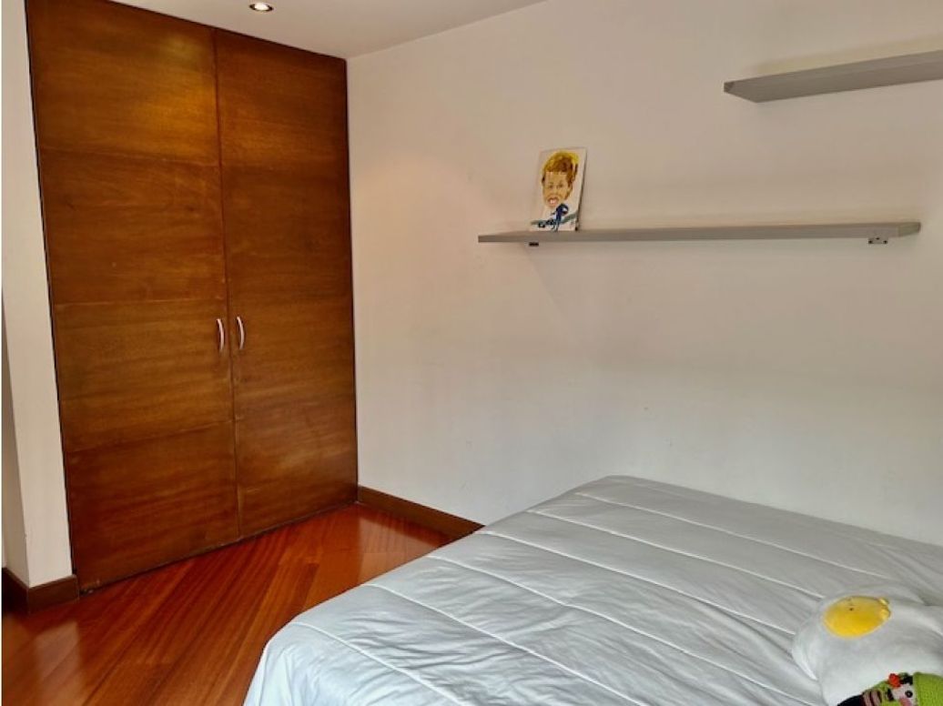 Apartamento de 3 alcobas en venta en Santa Barbara Occidental, Bogotá, 205 m² · foto 15 de 20