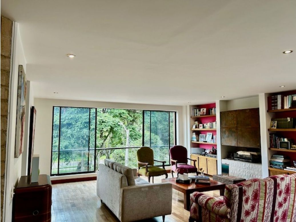 Apartamento de 3 alcobas en venta en Santa Barbara Occidental, Bogotá, 205 m² · foto 2 de 20