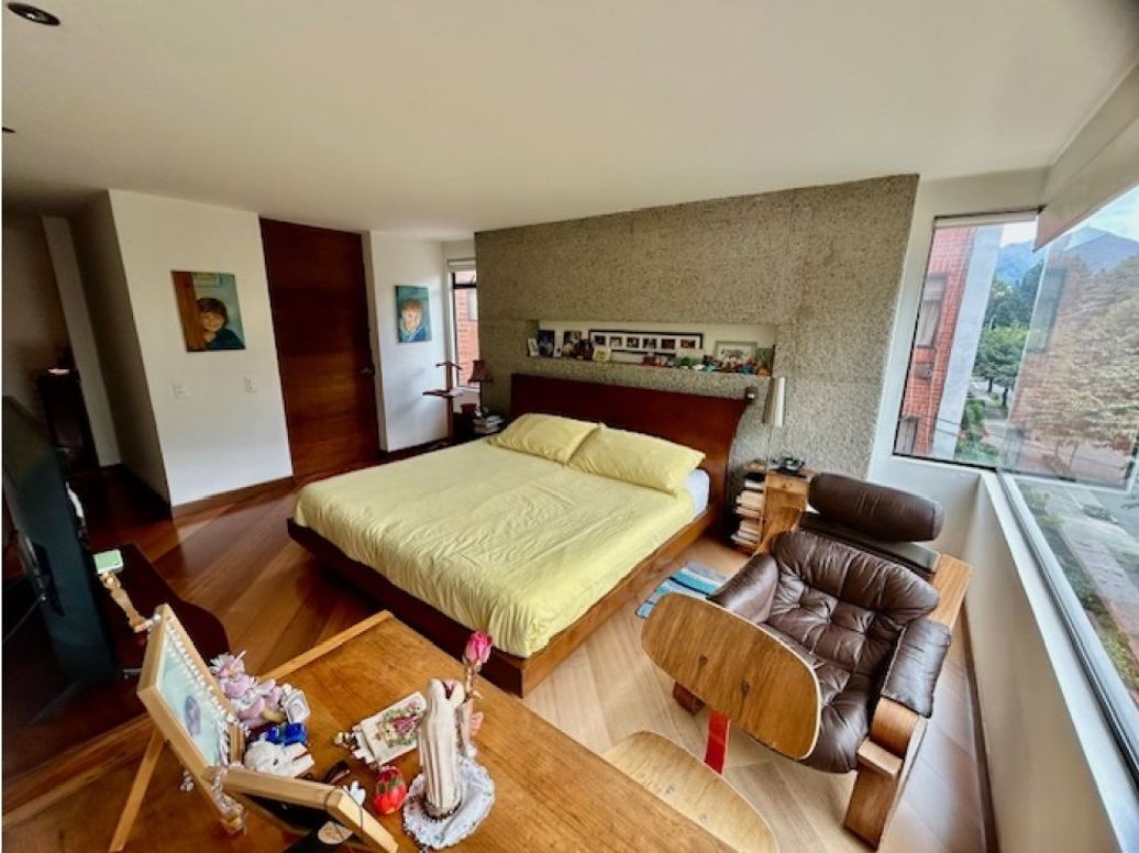 Apartamento de 3 alcobas en venta en Santa Barbara Occidental, Bogotá, 205 m² · foto 17 de 20