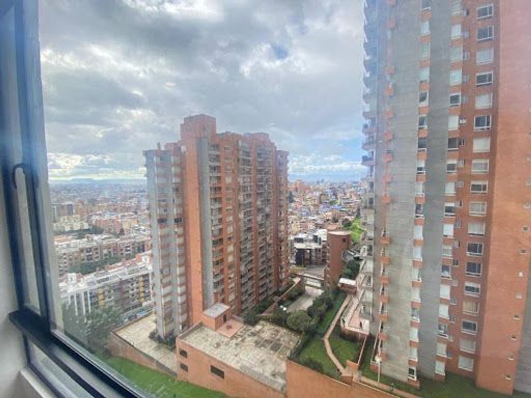 Apartamento de 1 alcoba en venta en Chapinero, Bogotá, 32 m² · foto 2 de 10