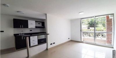 CÓDIGO: 9652FR047

? 

¡Oportunidad de Venta! Apartamento en Unidad Completa – Itagüí

¡Descubre el lugar perfecto para vivir con comodidad y todas las facilidades que buscas!

? Área: 53.05 m²

? Piso: 1er piso

?️ Alcobas: 3 habitaciones cómodas y bien distribuidas

? Baños: 2 baños completos

?️ Zonas sociales: Sala–comedor iluminada

? Balcón: Ideal para disfrutar aire fresco

? Unidad completa: Piscinas, zonas verdes, juegos infantiles, portería 24 h, gimnasio y más (si quieres, me dices qué tiene exactamente y lo ajusto)

 

✨ Beneficios:

 


 Excelente ubicación
 Ideal para familias o inversión
 Fácil acceso y alta valorización
 Primer piso: práctico y accesible

