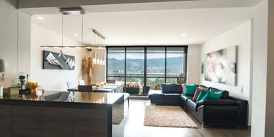 Para mayor información escribanos vía WhatsApp y uno de nuestros agentes inmobiliarios te atenderá.
 Apartamento con excelente iluminación, cocina abierta con mesón en mármol y zona de lavandería independiente.
La cocina se integra a un gran espacio de sala, comedor y estudio, con salida al balcón donde podrá disfrutar una increíble vista.
La zona privada cuenta con 3 habitaciones, la principal con walk in closet y baño privado y otro baño para las dos habitaciones, adicional encuentra un estar de alcobas.
El conjunto tiene terraza con BBQ, Zona Infantil, 2 salones sociales, un gimnasio completamente dotado, zonas húmedas, y un lobby de recepción tipo hotel.