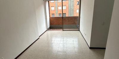 Cocina Integral, kRed De Gas, Balcón, Zona Ropas, Turco, Ascensor, Juegos, Portería, Piscina, Salón Social, Zonas Verdes, Gimnasio, Alcobas3, Baños2, Closets3, Parqueadero Cubierto1, Tipo De Piso Cerámica, Horas Portería24HORAS, Parqueadero De Visitantes, Placa Polideportiva, Shut De Basuras, Calentador A Gas, Piso Número 3