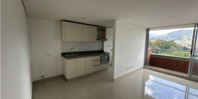 ? AMBIENTE INMOBILIARIO TIENE EN RENTA APARTAMENTO MODERNO EN UNIDAD CERRADA EN LA ESTRELLA

✨ “Un hogar pensado para tu comodidad, tu familia y tu tranquilidad.” ✨
✨ “Vive donde todo está al alcance de tu mano.” ✨

? Características del apartamento
• ?️ 2 alcobas:


 
 Piso 11 con espectacular vista
 
 
 Alcoba principal con vestier
 
 
 Alcoba auxiliar con clóset
 • ? 2 baños completamente cabinado con ducha y calentador a gas
 • ? Cocina moderna a gas, con horno y extractor de olores
 • ? Zona de ropas independiente
 • ? Balcón con espectacular vista a la montaña y a la ciudad
 • ? Parqueadero privado
 • ? Acabados modernos: cerámica y piso en madera en las habitaciones
 


? Unidad cerrada en La Estrella – Zonas comunes de lujo
• ?‍♂️ 2 Piscinas (adultos y niños)
• ? Turco
• ? Zona para bebés
• ? Parque para mascotas
• ?️ Zona de juegos infantiles
• ?️ Gimnasio dotado
• ? Salón social
• ? Zona BBQ
• ? Cancha de basquet
• ⚽ Cancha de microfútbol
• ? 2 ascensores

? Ubicación estratégica y muy familiar
• ? A una cuadra salen rutas de buses y los integrados del Metro
• ? Fuera de la unidad encontrarás:


 
 Minimercado
 
 
 Tienda de mascotas
 • ? Cerca a colegios
 • ? Cerca a panaderías
 • ?️ Rodeado de múltiples comercios y servicios para tu día a día
 


?‍?‍?‍? Un espacio muy familiar, ideal para vivir en tranquilidad y disfrutar cada día con los que más quieres.

? Contáctanos por WhatsApp:
? https://wa.me/573235703232
Ambiente Inmobiliario – ¡Tu nuevo hogar te espera! ??
