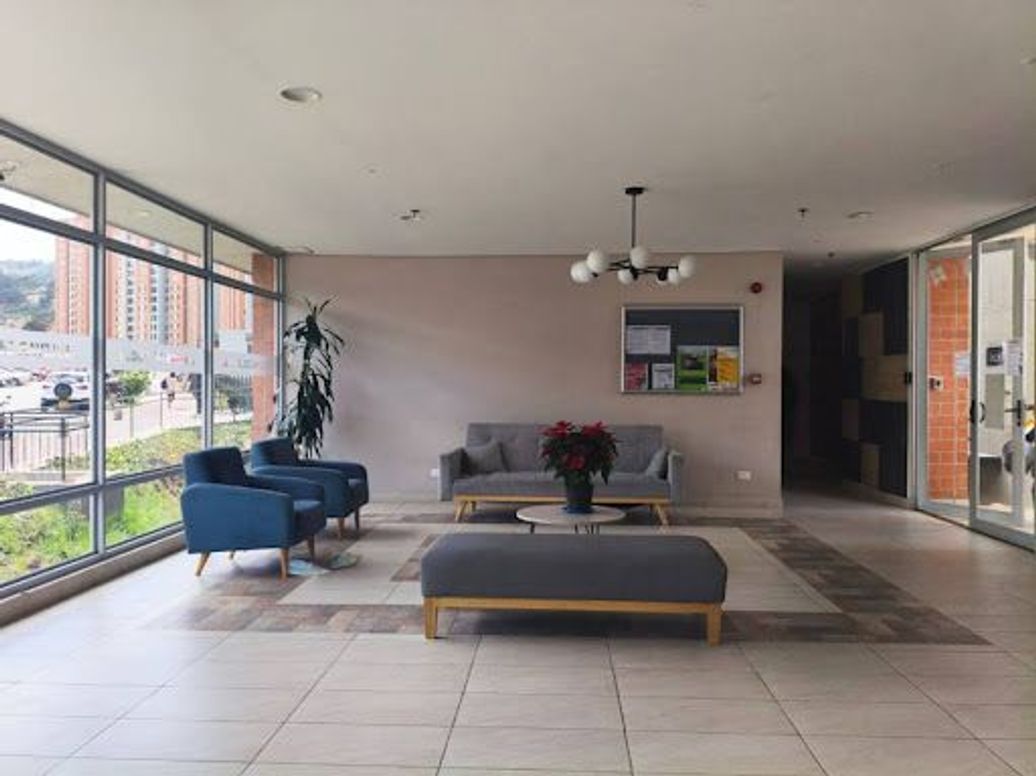 Apartamento de 3 alcobas en venta en Usme, Bogotá, 51 m² · foto 2 de 20