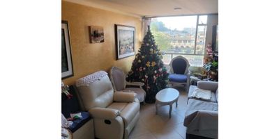 Se vende hermoso y amplio apartamento de aproximadamente 60 mts2 esquinero; cuenta con tres habitaciones cada una con closet, la principal con baño privado y un baño adicional para las otras dos habitaciones, hall de habitaciones, sala-comedor, cocina integral, zona de ropas, un parqueadero, pisos laminados y ceramica; ubicado en conjunto cerrado con seguridad y porteria 24/7, excelente ubicación, a una cuadra del centro comercial centro suba, Avenida suba y compensar. 
