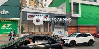 ARRIENDA LOCAL COMERCIAL / OFICINA
 Ubicado en una de las mejores zonas de la ciudad

ESTRATO 4

? Canon de arriendo: $15.000.000
? Área total: 405 m²
 Tipo de inmueble: Local u oficina
 Piso: 1

✨ Especificaciones:

Baños

Parqueadero interno

Oficinas

Locales

Posibilidad de arrendar por partes o en su totalidad

Ideal para empresas que buscan amplitud, ubicación estratégica y espacios versátiles adaptables a diferentes tipos de negocio. pregunta por él, bajo el código Inmobiliario 1420-464 ¡Contáctanos! Agenda tu cita y con gusto te asesoramos. Contactos 3006684439 3025908733 - 300 800 6712.Somos GRUPO ANDINO INMOBILIARIO, con nosotros tendrás tus trámites más fácil y rápido.