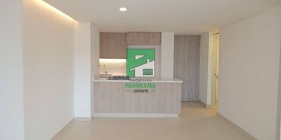 Arriendo apto en el conjunto residencial San Simón, san Antonio de Pereira Rionegro, Ant, con parqueadero y cuarto útil - ubicado a 10 minutos del parque principal de san Antonio, vías alternas con fácil acceso a transporte publico, sector campestre y tranquilo cerca a colegios, supermercados, droguerías, restaurantes, universidades, fácil acceso a transporte publico. - para mayor información comunicarse con inmobiliaria panorama oriente al 6046147474 o WhatsApp 3202566061, 3013487031, 3007888579