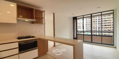 [ARR] ID HOUM: 162928

Entérate de todos los beneficios al arrendar con nosotros:
    • Asistencia e intermediación con el propietario
    • Firma tu contrato online
    • Arrienda sin burocracia, sin papeleos ni notarías

Departamento en arriendo, ubicado en el barrio Villa Lucy, San José de Bavaria, con una superficie construida de 56.00 m² y superficie total de 56.00  m². 

Sus principales características son:

    • No amoblado
    • 2 dormitorios
    • 2 baños
    • No Admite mascotas
    • 1 parqueadero
    • Año de construcción: 2025
    • Bodega
            
Además, el inmueble cuenta con las siguientes amenidades:

    • Salón de eventos
    • Ascensor
    • Zona de juegos
    • Gimnasio
    • Lavandería
    • Zona de asadores

Si arriendas con nosotros, te brindamos asesoría personalizada durante todo el proceso.

Requisitos para arrendar con nosotros:

    • Arrienda sin codeudor*, fácil, rápido y seguro
    • Demuestra un ingreso mensual neto de al menos 2.5 veces el valor del arriendo (los ingresos mensuales se pueden complementar por las personas que vivirán en este inmueble)
    • Completa tu información básica y mándanos tus extractos bancarios o documentos que demuestren tus ingresos
    • No debes tener reportes negativos en centrales de crédito
        

IMPORTANTE:

    • Te invitamos a agendar una visita a esta propiedad
    • Si tienes alguna duda por favor puedes solicitar más información desde los portales como también contactarte directamente con nosotros
    
Más que una inmobiliaria, somos Houm.
*Aplican T&C