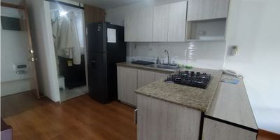Código Wasi: 9653606
Predial Trimestral $1.000.000 
Apartamento en conjunto cerrado con portería 24 horas en el sector conquistadores. El conjunto aparte de tener portería también le ofrece piscina, turco, solárium, con dos opciones de salida. El apartamento cuenta con dos alcobas amplias, sala comedor, cocina integral tipo americana, un baño privado cabinado en la alcoba principal, Baño social, amplio balcón, parqueadero privado, cuarto útil. La ubicación geográfica del conjunto residencial permite tener una muy buena facilidad de salida a las vías principales como la regional, avenida 33, las palmas, cerca tenemos centros comerciales, universidades como la UPB. Una maravillosa oportunidad para tu apartamento ideal sea para inversión o para vivir en el y tener momentos inolvidables en este lugar. Asesor Comercial Jefferson Alcaraz 311 723 5647     
