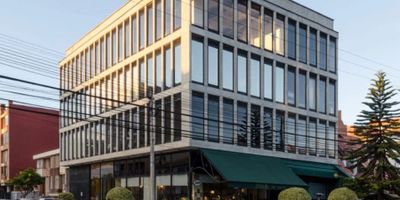 ¿Buscas una sala de juntas elegante, privada y estratégica? En Santa Bárbara, a solo 5 minutos de Unicentro, tenemos el espacio perfecto para tus reuniones, presentaciones o sesiones de trabajo. Disponibilidad por días o semanas.* Desde $80.000 COP el día y  $450.000 COP la semana.
Un lugar cómodo, bien ubicado y pensado para productividad y buena energía.
Agenda tu fecha y sorprende a tu equipo o clientes.
Escríbenos para disponibilidad.