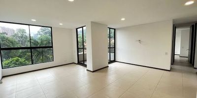 HERMOSO APARTAMENTO EN LOS ALCAZARES SABANETA sala-comedor, 2 alcoba , 1 vestier, 2 closet 2 baños, cocina integral , zona de ropas, red de gas, calentador, parqueadero de carro y Cuarto utill.78 MT2 construidos area total 78 mst2.UBICACION cercano a la vaquita de la av el poblado y a porcicarnesconjunto residencial con salon social con bbq , juegos infantiles, porteria 24 horas, piscina,,jacuzzi con vista panoramica a la ciudad , turco,Información directamente con el asesorYonatan Aristizabal3045335855