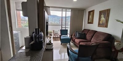Apartamento en Piso 10 con hermosa vista,tiene 2 alcobas y estudio o posibilidad de la tercera alcoba,cuenta con 2 balcones uno en zona social y otro en habitacion principal,tiene parqueadero y cuarto util
Unidad completa con todas las zonas comunes
sector muy tranquilo y cerca a servicios
Paga de administracion 480.000 y predial anual 660.000
