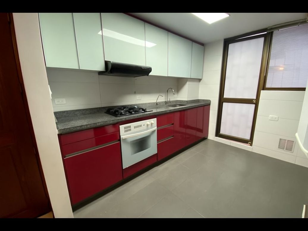 Apartamento de 3 alcobas en venta en La Calleja, Bogotá, 86 m² · foto 3 de 16