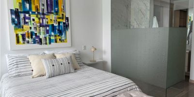 ? Apartaestudio Ideal para Rentas Cortas – ¡Listo para Airbnb! ?

Descubre este moderno apartaestudio en un conjunto diseñado para rentas cortas, con permiso de turismo, lo que garantiza una inversión segura y rentable desde el primer día. Su diseño elegante y funcional ofrece una experiencia de lujo para huéspedes exigentes.

✨ Características destacadas:
✅ Cocina integral dotada, perfecta para estadías cortas o largas
✅ Baño abierto con vidrio, que aporta un toque de exclusividad tipo hotel
✅ Parqueadero y depósito, brindando comodidad y almacenamiento extra

? Amenidades premium para tus huéspedes:
? Coworking, ideal para nómadas digitales
? Turco, perfecto para relajarse
? Piscina, un plus para estancias inolvidables
?️ Gimnasio, totalmente equipado
? Zona BBQ y terraza, espacios diseñados para disfrutar al máximo

? Ubicado en un conjunto con permiso de turismo, lo que facilita su operación en plataformas como Airbnb y maximiza su rentabilidad.

¡Hazlo tuyo y empieza a rentabilizar hoy mismo! ? Contáctanos para más información. Www.ltinversiones.com 
