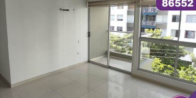Se arrienda apartamento en Barranquilla sector de Miramar – en edificio con vigilancia privada las 24 Horas y zonas sociales de entretenimiento – El edificio cuenta con 11 pisos y el apartamento se encuentra en piso 5  con un área de 67 mt2 y consta de 3  habitaciones, 2 baños – buena distribución en sus áreas, buenos y modernos acabados, fresco y acogedor, su entorno es tranquilo y residencial con cómodas vías de acceso y facilidad al transporte publico cercano, sobre el sector puede encontrar, parques, restaurantes supermercados  y centro comercial cercano.