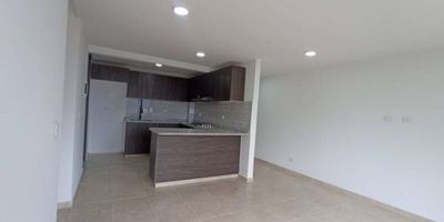 Apartamento en venta de 75m2, con vista exterior, ubicado en un 4to piso (Torre 2 Apto 405), parqueadero propio cubierto (245). Consta de 3  habitaciones, 2 baños, sala comedor, cocina integral, estudio y zona de lavandería. Tiene piso cerámico en todas sus zonas. El conjunto cuenta con salón social, parque infantil, zonas verdes, gimnasio y vigilancia privada las 24 horas. Cerca a centro comercial La Ribera; cerca a almacenes de cadena como D1 y Ara; cerca a colegio San Luis; cerca a universidad Unisantamaría; Vías de acceso por la calle 28. 
 h_property_nid_ref:  41111874464
 h_property_uuid_detail:  db7e8b88-27f0-466c-925c-f78b6f401c59
 ubicacion: Zipaquirá,Codorniz
 Inmueble ofertado por nuestro aliado HABI.